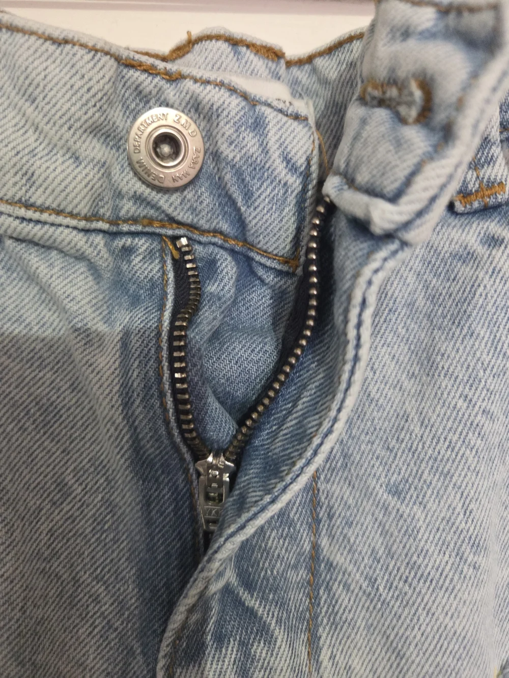 Zara Light Blue Distressed Men's Denim Shorts